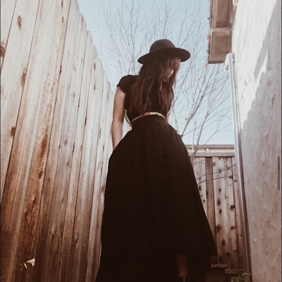 Sisters of the Black Moon - Adelaide Skirt - Picture 3 of 5